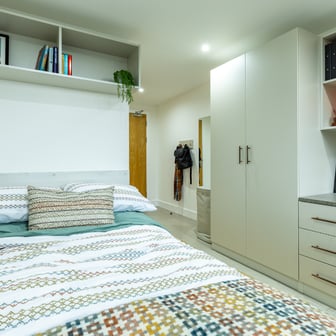 Classic En Suite - Image 1